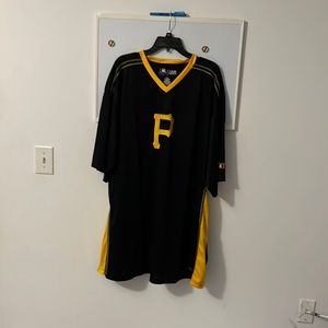 PIRATES S/S VEE NECK TEE BLACK/ YELLOW